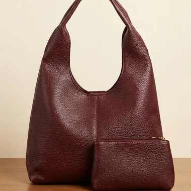 Borsa Hobo in Pelle Martellata Bordeaux: Eleganza senza Tempo