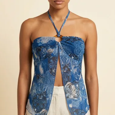 Top Halter Blu Oceano con Fantasia Paisley e Dettaglio Ring Centrale