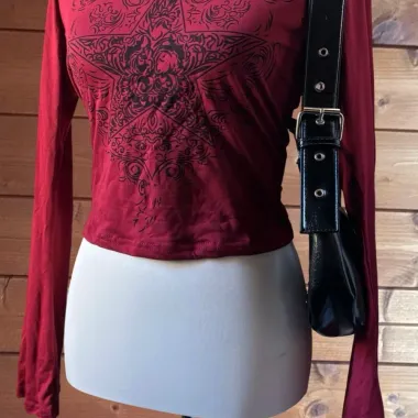 T-shirt Asimmetrica con Stampa Stella Rosso