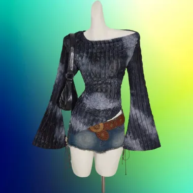 Blusa Off-Shoulder in Pizzo Blu con Maniche a Campana