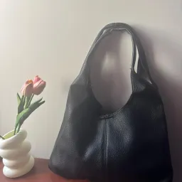 Borsa a Spalla Morbida in Ecopelle Nera