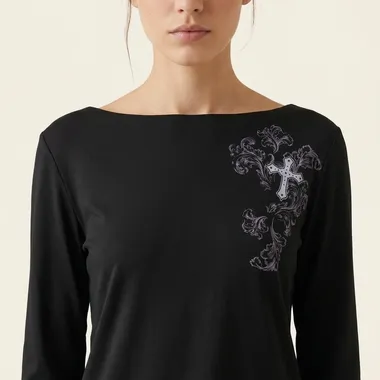 Maglia Nera a Barca con Ricamo Floreale Baroque e Croce